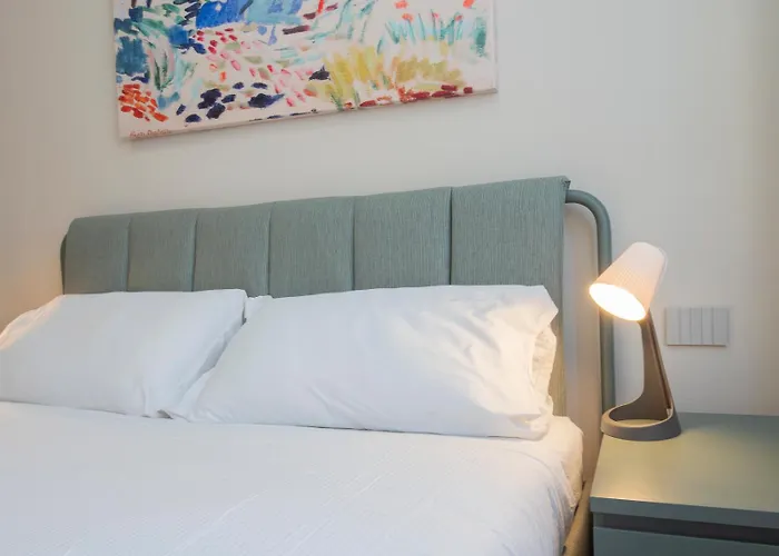 Ihost - Stendhal 49 * Milán