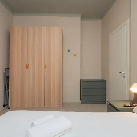 Ihost - Stendhal 49 Milaan