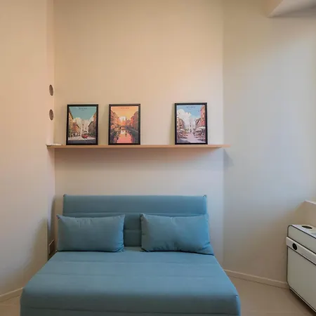 Apartment Ihost - Stendhal 49 *