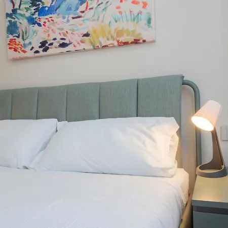 Ihost - Stendhal 49 * Milan