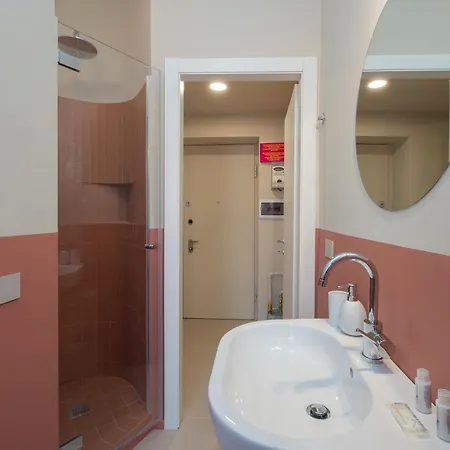 Ihost - Stendhal 49 * Milan