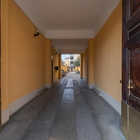 Ihost - Stendhal 49 * Milan