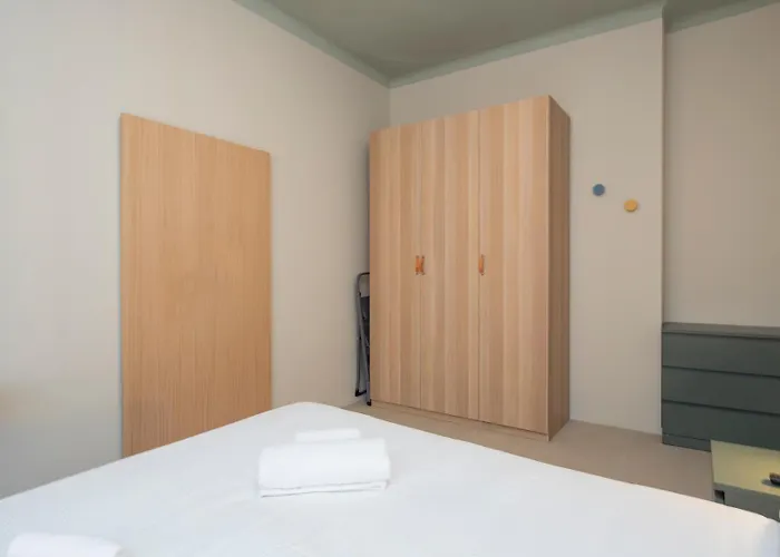 Ihost - Stendhal 49 Milano